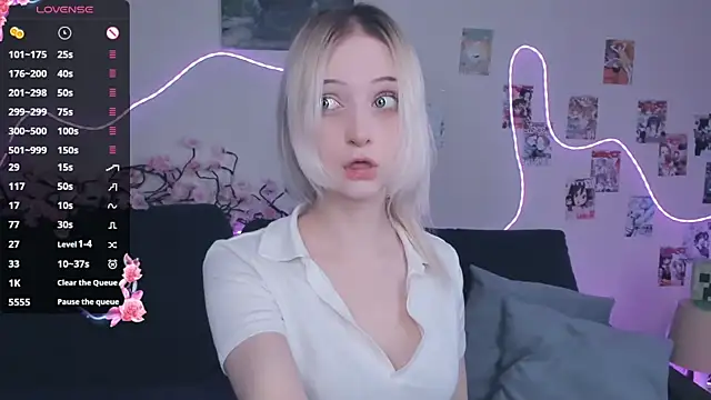 Megan--chan online show from March 11, 5:18 pm