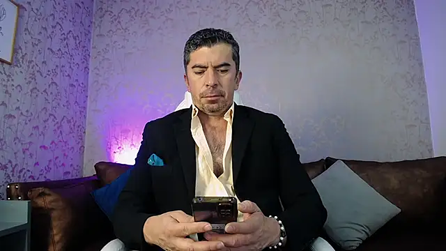 JuanKFit 45 online show from April 10, 4:41 am