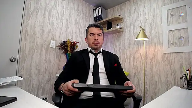 JuanKFit 45 online show from February 12, 3:06 am