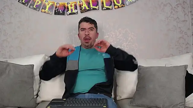 JuanKFit 45 online show from October 31, 1:30 pm