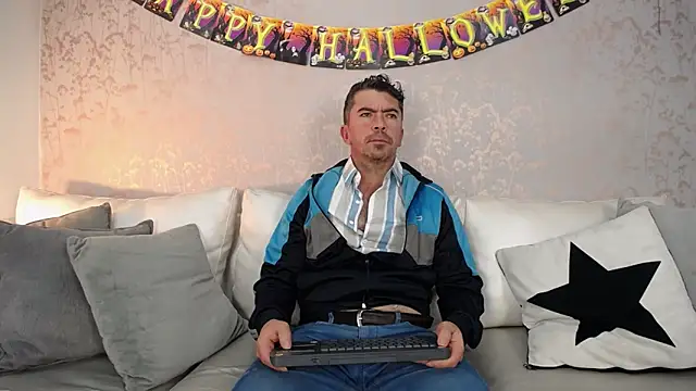 JuanKFit 45 online show from October 28, 1:54 pm