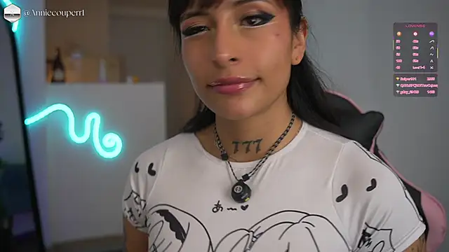 AnnieCouperr online show from April 3, 7:42 pm