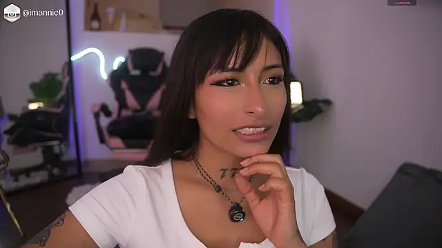 AnnieCouperr online show from April 14, 7:52 pm