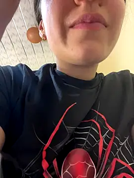 Snapshot of HinataArai chatting on October 2, 8:01 pm HinataArai online show from October 2, 8:01 pm