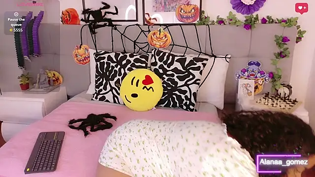 Snapshot of Alanaa_Gomez chatting on October 9, 12:17 pm Alanaa Gomez online show from October 9, 12:17 pm