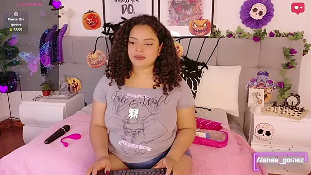 Snapshot of Alanaa_Gomez chatting on October 8, 12:07 pm Alanaa Gomez online show from October 8, 12:07 pm