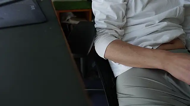 riku velvet online show from April 8, 12:56 am