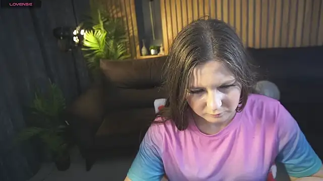 Snapshot of CraveeDoll chatting on February 20, 7:16 pm CraveeDoll online show from February 20, 7:16 pm