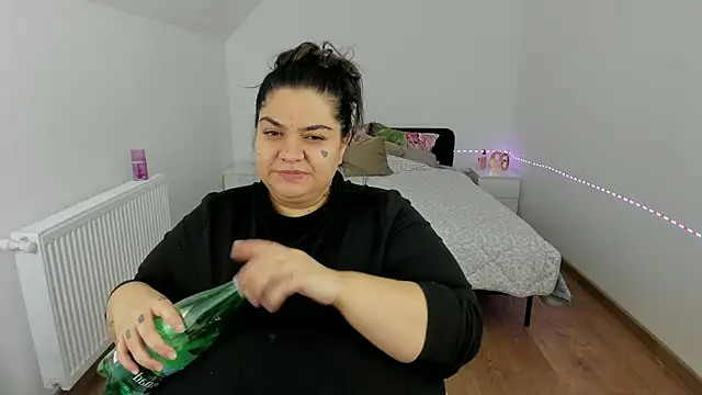 EvvaBBW online show from October 12, 7:59 pm