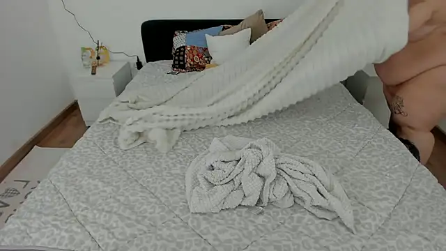 EvvaBBW online show from February 11, 9:09 am