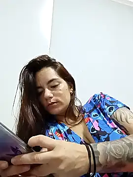 Demy Rhoades online show from April 8, 1:34 pm