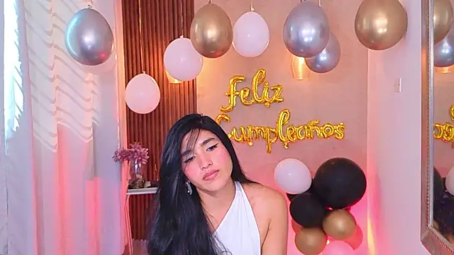 Lia Mar  online show from June 25, 7:08 pm