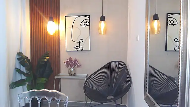 Lia Mar  online show from February 19, 6:05 pm