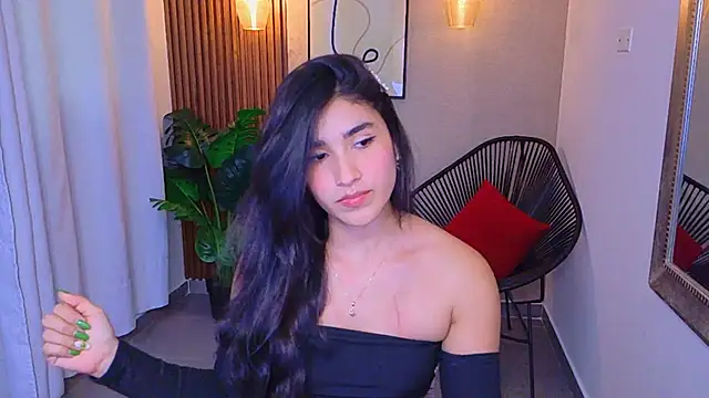 Lia Mar  online show from June 5, 6:13 pm