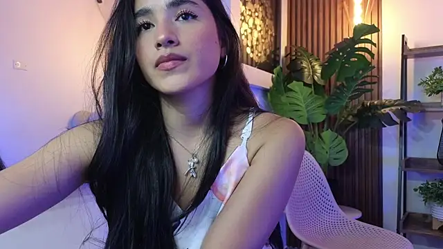 Lia Mar  online show from October 7, 6:20 pm