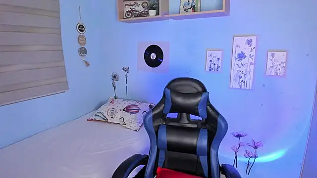 Snapshot of Nicky_lucy_m chatting on January 11, 3:24 am Nicky lucy m online show from January 11, 3:24 am