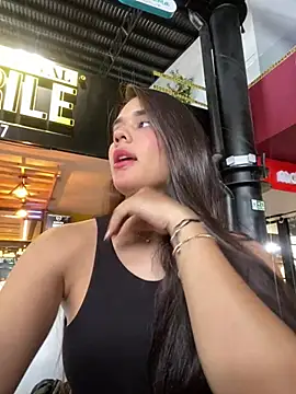 BellaLeclair online show from March 23, 9:25 pm