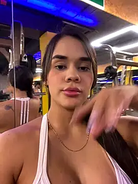 Snapshot of BellaLeclair chatting on November 16, 7:40 pm BellaLeclair online show from November 16, 7:40 pm