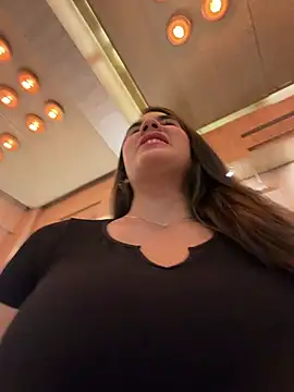 BellaLeclair online show from March 11, 11:32 pm