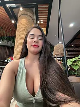 BellaLeclair online show from June 3, 7:18 pm