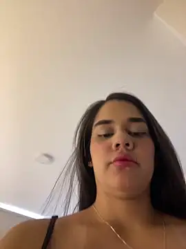 BellaLeclair online show from March 21, 7:18 pm