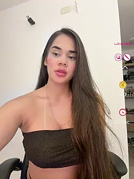 BellaLeclair online show from May 9, 5:33 am