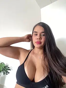 BellaLeclair online show from March 4, 6:04 pm