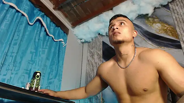 Snapshot of ThiagoBlaze chatting on July 15, 3:35 am ThiagoBlaze online show from July 15, 3:35 am