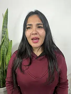 Snapshot of meli__brown chatting on May 25, 2:55 am meli brown online show from May 25, 2:55 am
