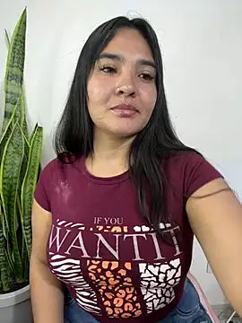 Snapshot of meli__brown chatting on May 8, 10:24 pm meli brown online show from May 8, 10:24 pm
