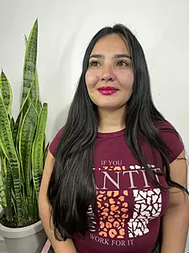 Snapshot of meli__brown chatting on May 22, 12:19 am meli brown online show from May 22, 12:19 am
