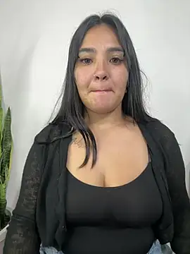 Snapshot of meli__brown chatting on April 28, 10:36 pm meli brown online show from April 28, 10:36 pm
