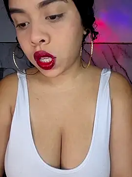 Yemaly Lee online show from May 25, 10:52 pm