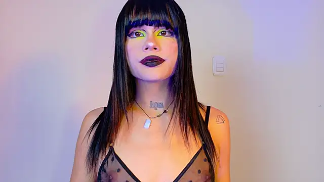 Snapshot of NATASHAA_WINZ chatting on November 24, 5:18 am NATASHAA WINZ online show from November 24, 5:18 am