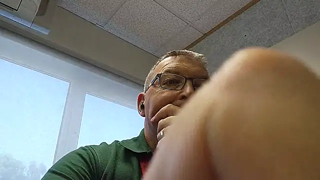Oorse1966 online show from July 8, 1:34 pm