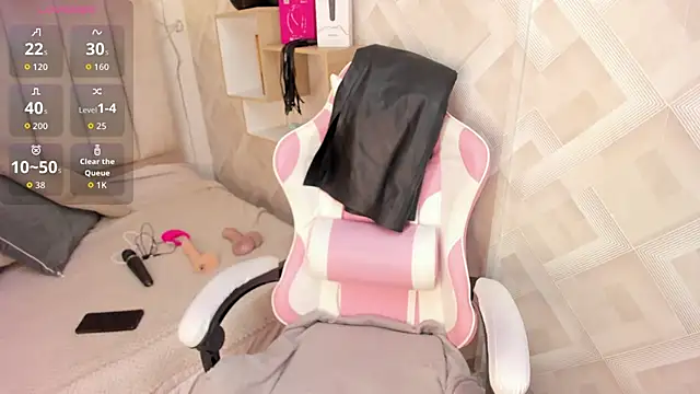 Clhoe Johnson online show from January 10, 12:33 pm