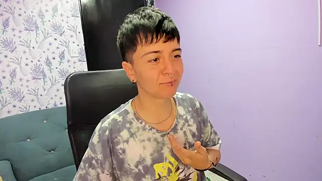 Snapshot of _Hannah_Hot chatting on October 23, 1:48 am Hannah Hot online show from October 23, 1:48 am