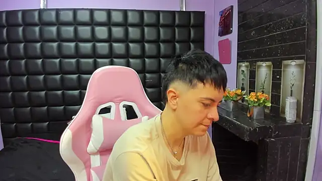 Snapshot of _Hannah_Hot chatting on November 20, 2:18 pm Hannah Hot online show from November 20, 2:18 pm