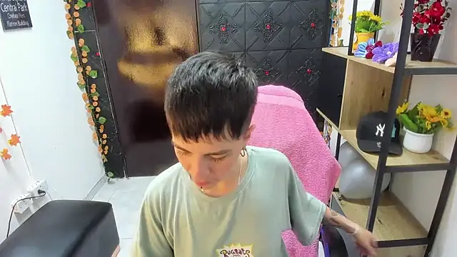  Hannah Hot online show from April 11, 7:45 am