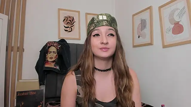 Alice Dickinssonn online show from December 18, 8:45 pm