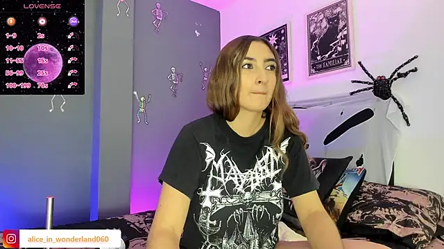 Snapshot of Alice_Dickinssonn chatting on October 7, 12:50 pm Alice Dickinssonn online show from October 7, 12:50 pm