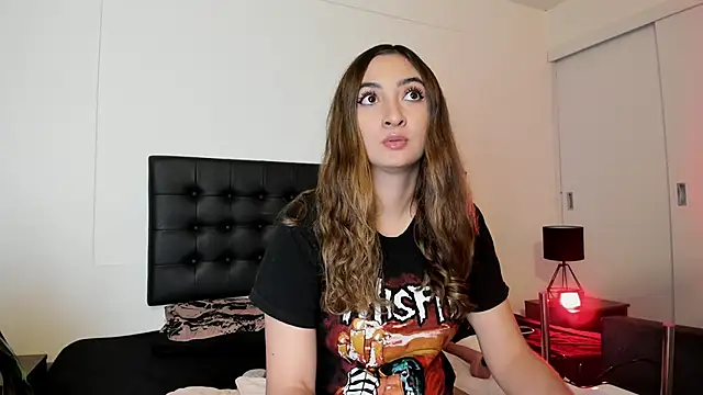 Snapshot of Alice_Dickinssonn chatting on November 14, 8:23 pm Alice Dickinssonn online show from November 14, 8:23 pm