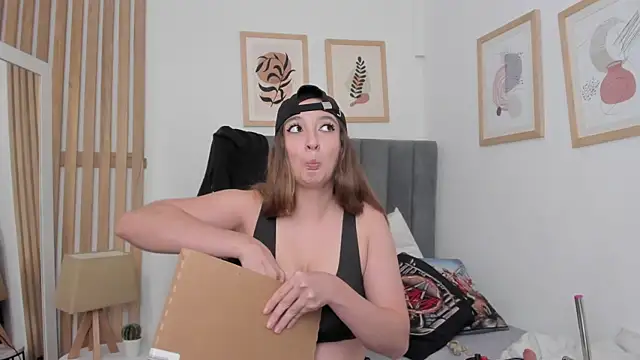 Alice Dickinssonn online show from December 16, 8:13 pm