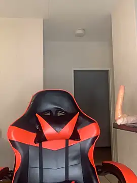 Snapshot of jayjayja19 chatting on December 5, 2:43 am jayjayja19 online show from December 5, 2:43 am