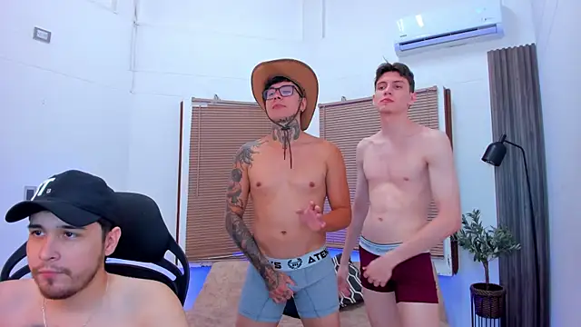 Amazing Wallen online show from October 1, 8:24 pm