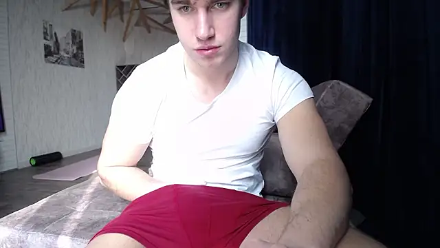 Snapshot of megamaxxxl chatting on March 2, 10:44 am megamaxxxl online show from March 2, 10:44 am