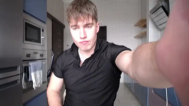 megamaxxxl online show from April 7, 9:33 am