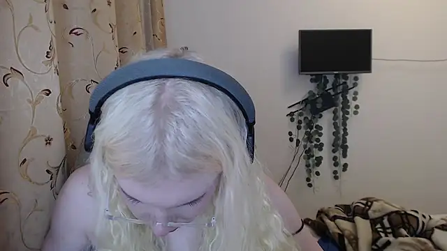 Sasyhk0 online show from December 5, 9:34 pm