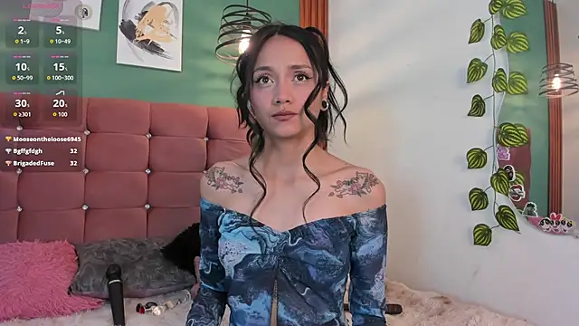 raven smith  online show from February 13, 9:37 pm