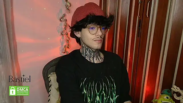 Snapshot of Mihail_leroy chatting on October 9, 1:39 am Mihail leroy online show from October 9, 1:39 am